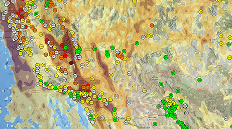 A map of the west coast that shows locations where fires, smoke, and air quality are effecting the communities